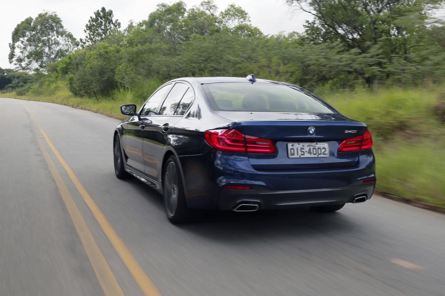  BMW 540i Sedan M Sport 2017 года  (LA) (фото 22 из 40)